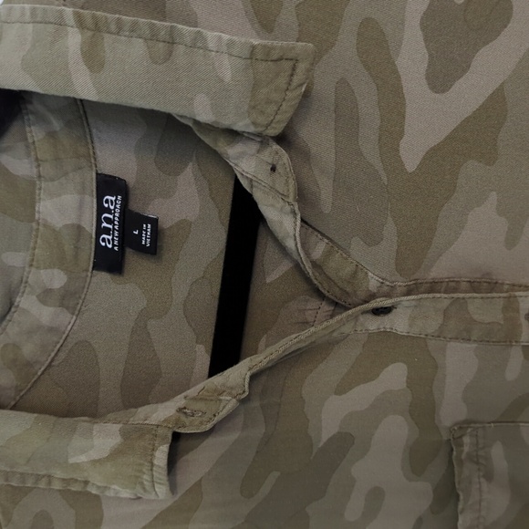 a.n.a Sz L Camo Print Button Up Long Sleeve Shirt with Collar - Picture 2 of 5